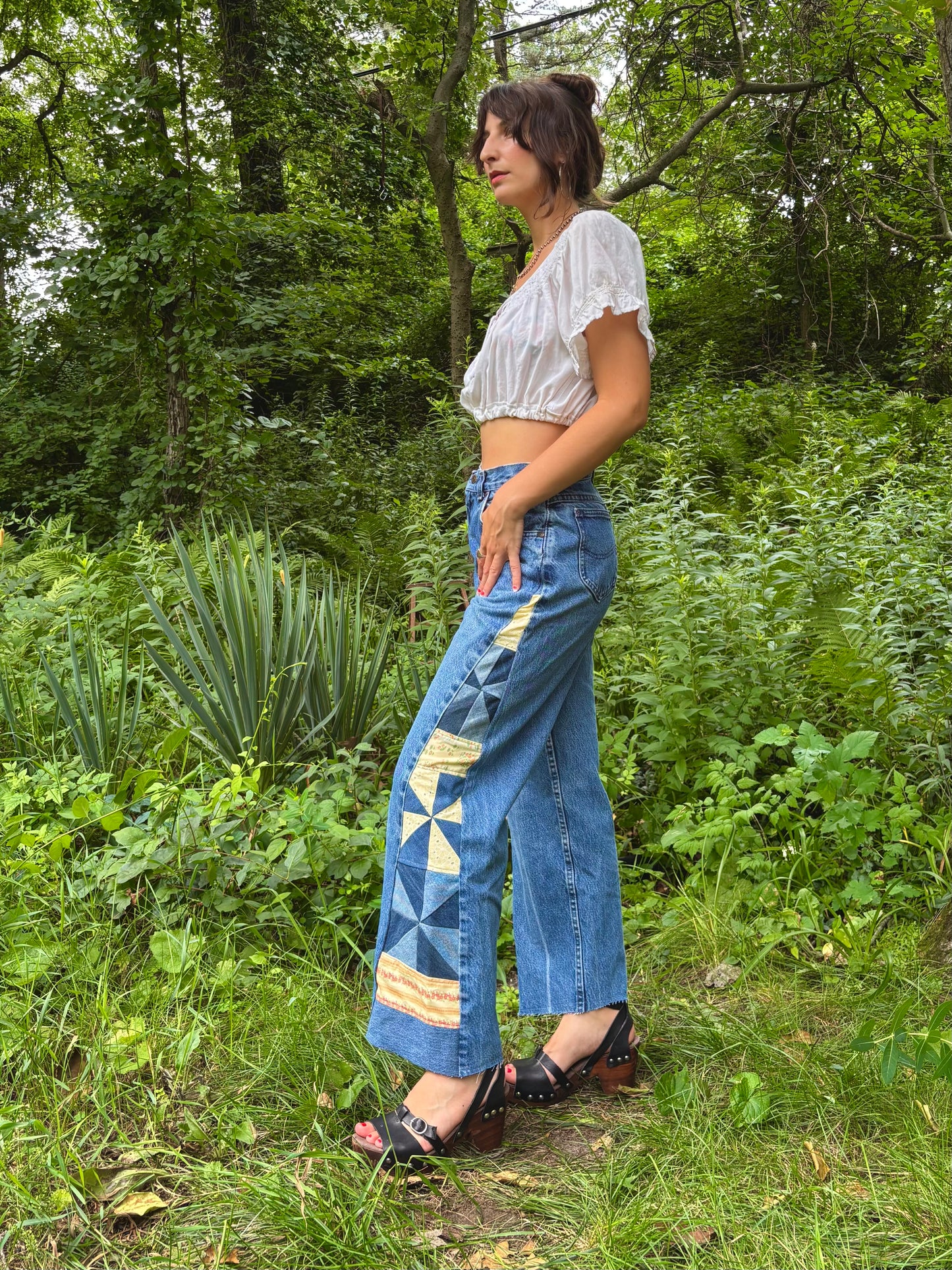 Yellow and Blue Eyelet Pinwheel Lees