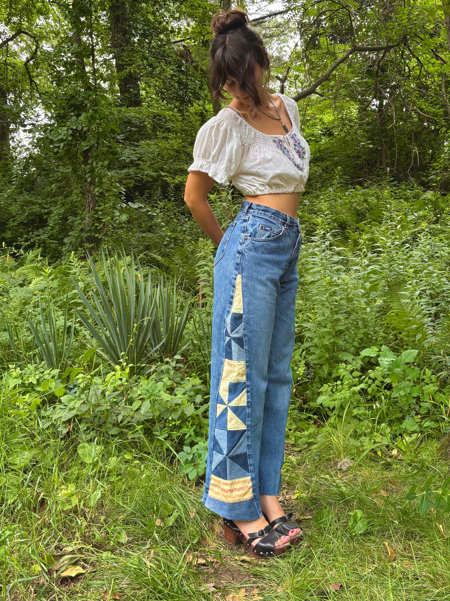 Yellow and Blue Eyelet Pinwheel Lees