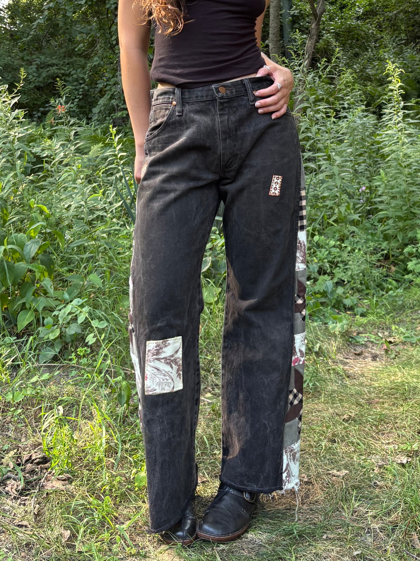 Brown Star Quilt Wrangler Jeans 🤎