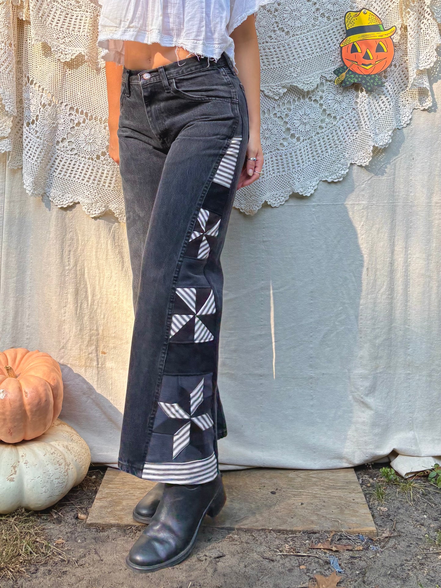 🖤 🤍 Black & White Star Pinwheel Rustlers