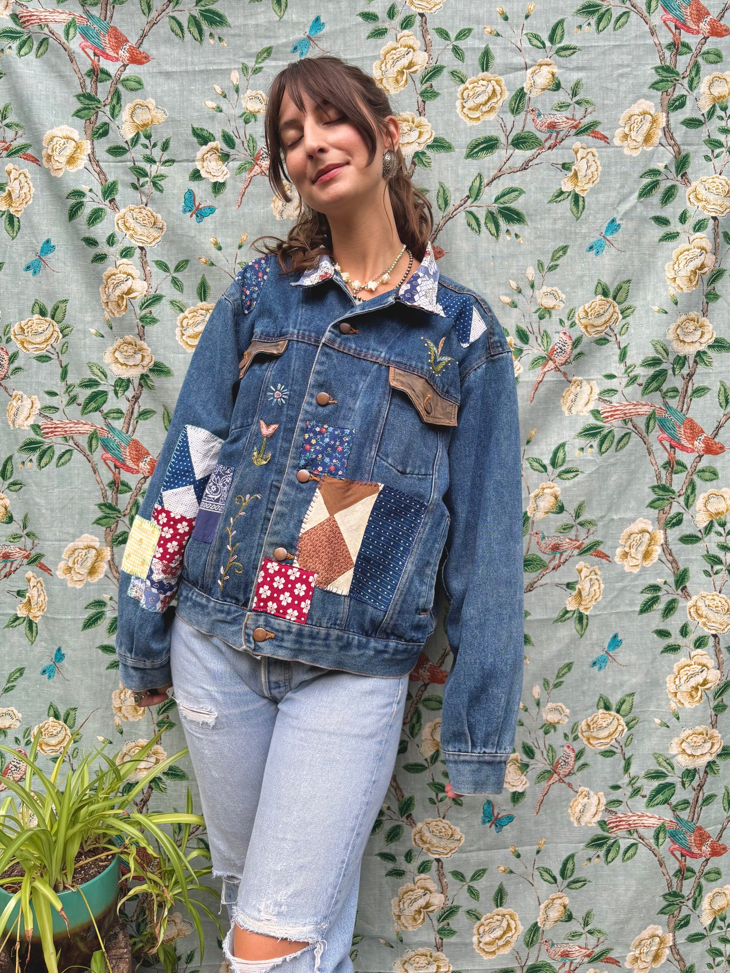 𓆸 Embroidered & Patched Denim Jacket