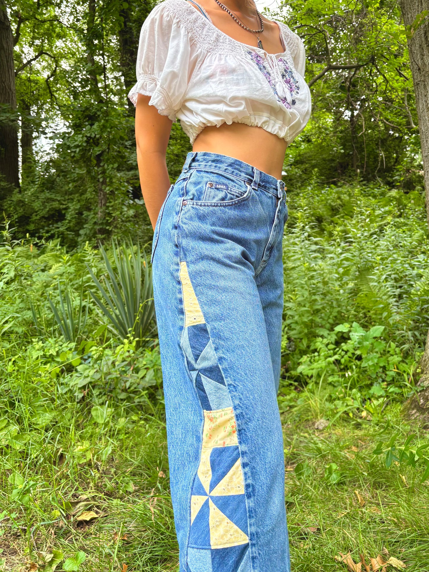Yellow and Blue Eyelet Pinwheel Lees