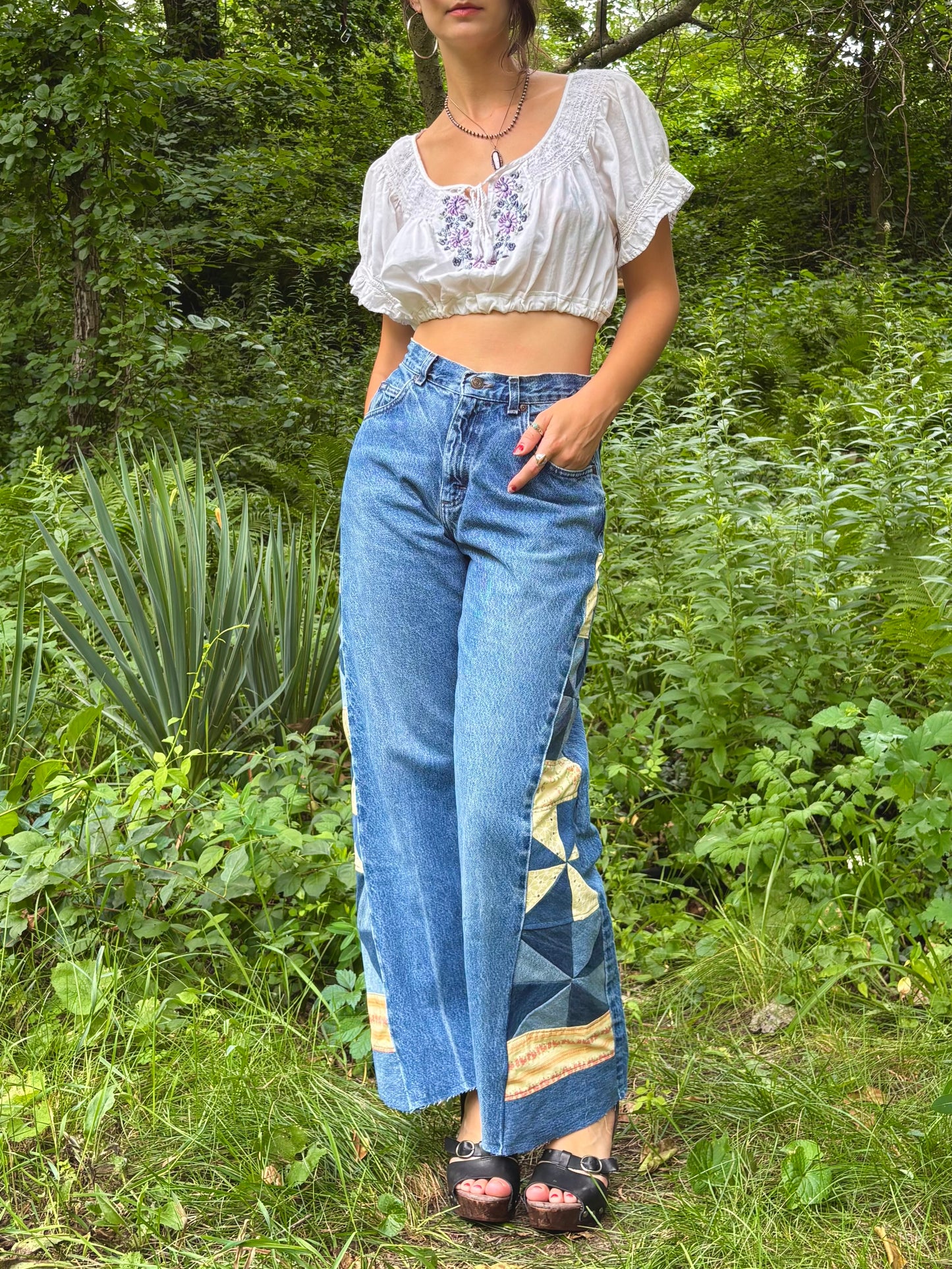 Yellow and Blue Eyelet Pinwheel Lees