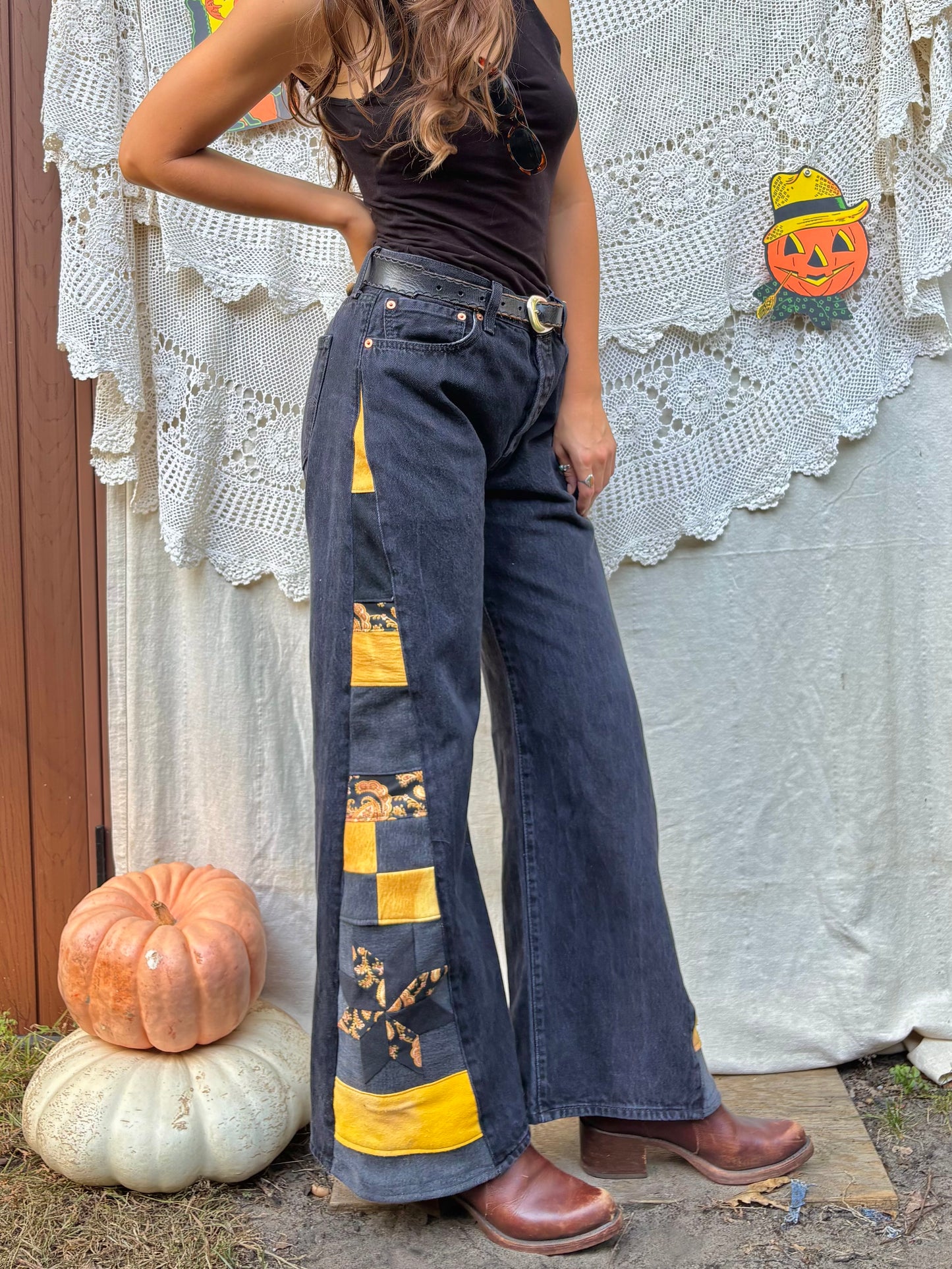 π€ π Black & Gold Star Levi's