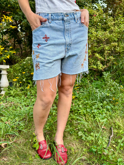 Hand Embroidered Levi's Shorts 🦉