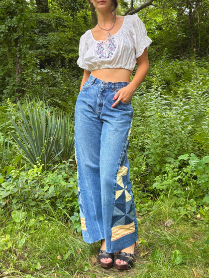 Yellow and Blue Eyelet Pinwheel Lees