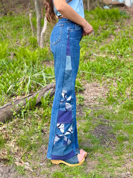 Dark Blue Pinwheel Lees